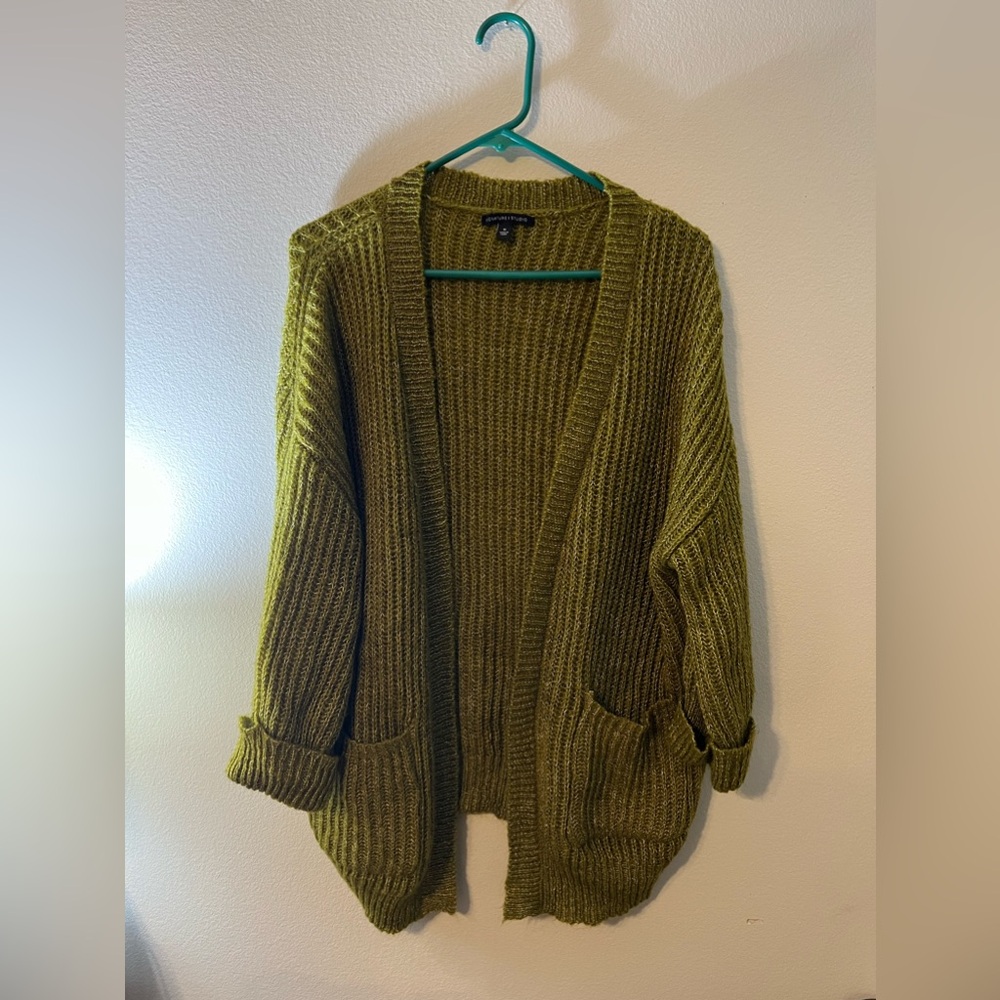 EC: Signature Studio Olive Green Open Sweater Cardigan! Size Medium. - Picture 5 of 9